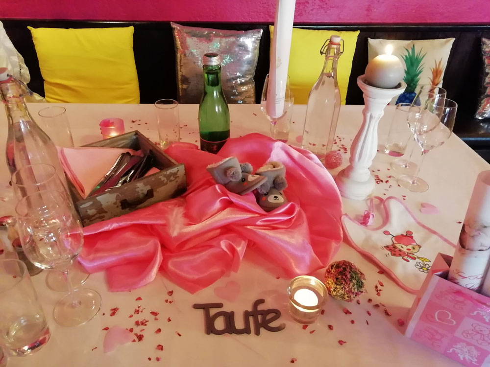 Liebe-Familie-und-Taufe—Restaurant-Bunt-Wien